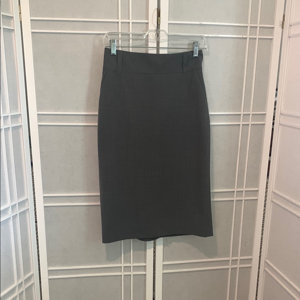 Banana replublic Elegant Gray pinstripe  Pencil Skirt size 2